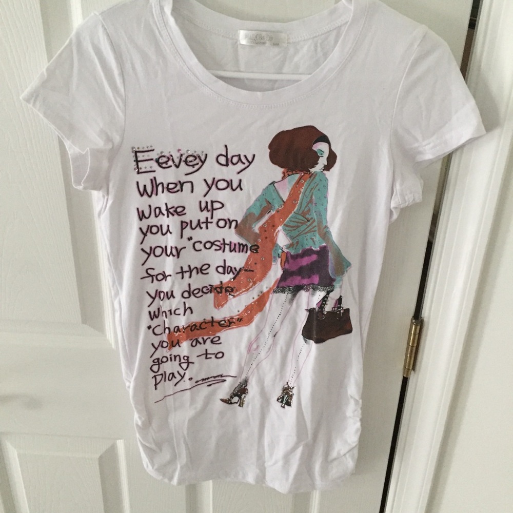 White long t-shirt with rouching on side